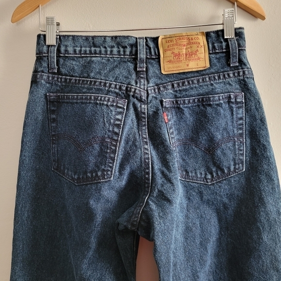 Levi's Mid Rise Jeans - Picture 3 of 12